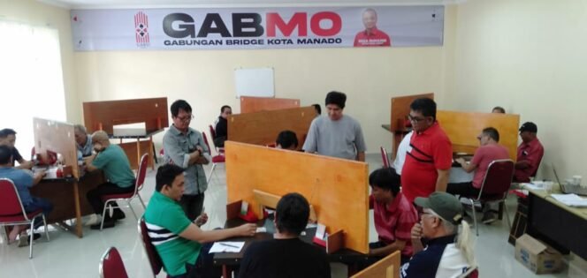 
Suasana seleksi atlet Gabmo dan Liga Bridge Manado, di Sekretariat Pengcab Gabsi Manado.(1st)