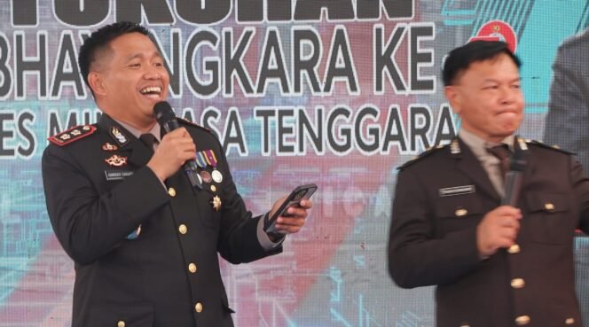 
Aksi Panggung Kapolres Mitra Meriahkan Syukuran Hari Bhayangkara ke 79 di Kantor Polres Mitra
