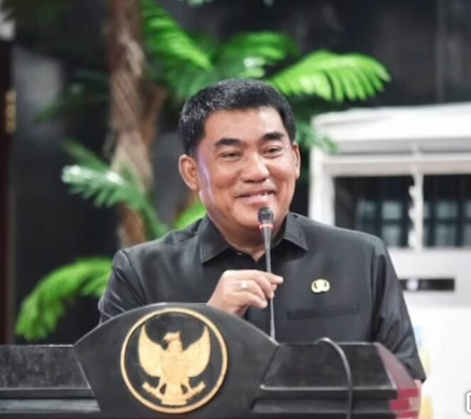 
Foto - Gubernur Sulut Yulius Selvanus SE