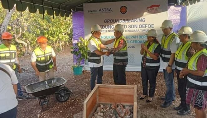 
Yayasan Pendidikan Astra Bangun Sekolah di Rote, Bupati Paulus Henuk Beri Apresiasi