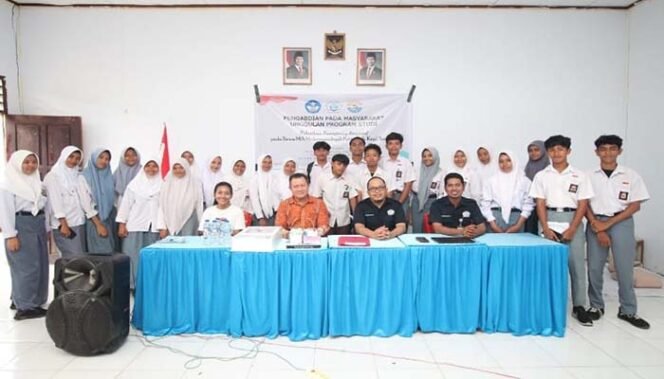 
Polnustar Latih Siswa Soal Emergency Respon