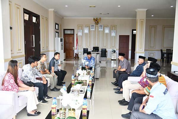 Foto:Tampak Bupati beserta jajaran, saat menerima kunjungan.