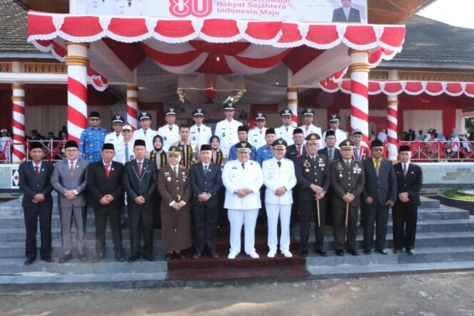 
Pimpinan Dan Anggota DPRD Bengkulu Selatan Ikuti Rangkaian Acara Puncak HUT RI Ke-80 