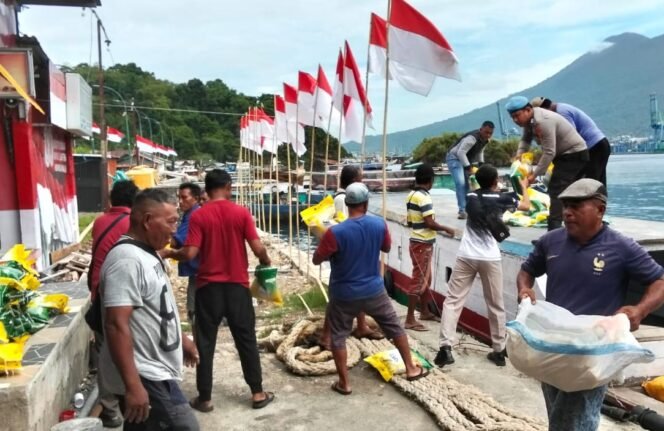 
Hanya 2 Hari, 2 Ton Beras Habis Diserbu Warga Lembeh Selatan