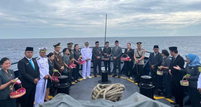 
PN Bitung Upacara Tabur Bunga di Peringatan HUT Mahkamah Agung RI ke-80