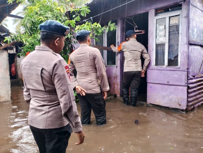 
Polres Bitung Turunkan Personil Bantu Warga Terdampak Banjir dan Longsor
