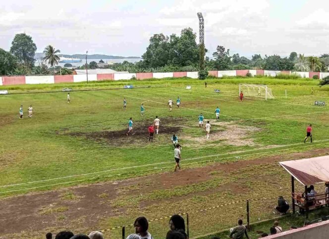 
Nabati FC Bungkam Bitung United 2-0, Penonton Puas, Dandim Bitung Ikut Menyaksikan