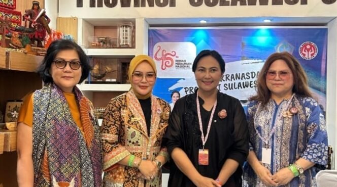 
Ketua Dekranasda Kotamobagu Hadiri Puncak HUT ke-45 Dekranas di Balikpapan