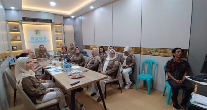 
Hari Kedua Evaluasi KARS, RSUD Kotamobagu Fokus pada Implementasi Mutu Layanan