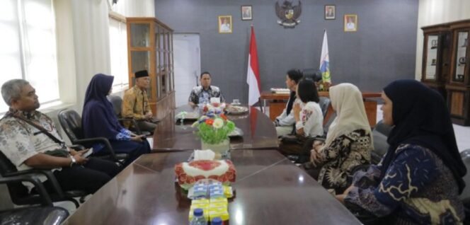 
Wali Kota Kotamobagu Weny Gaib Terima Kunjungan Pengurus ZAC Minta Kembangkan Olahraga Renang