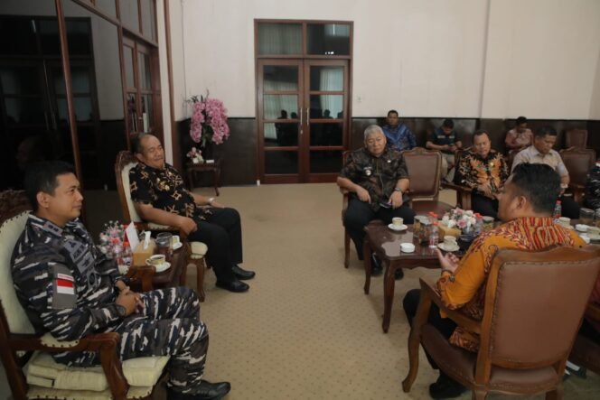 
Danlanal TBA Audiensi dengan Bupati Asahan