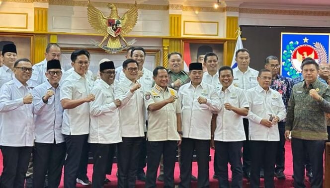 
Bahas Isu Pemotongan Dana Transfer Daerah Hingga Asta Cita Prabowo-Gibran, Bupati Joune Ganda Bersama Apkasi Dialog dengan Mendagri