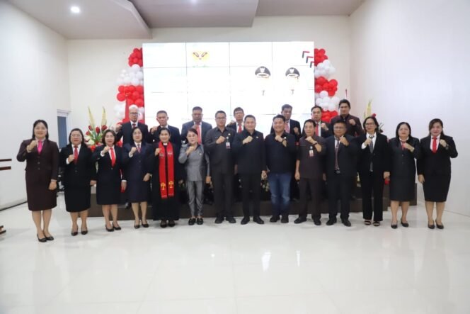 
Ronald Kandoli Lantik 15 Eselon II, 2 Terima Sprint PLT, Berikut Daftar Lengkap