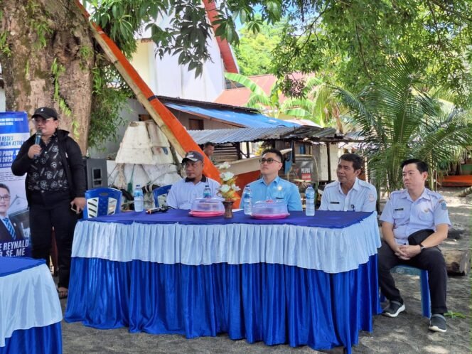 
Wakil Ketua DPRD Sulut Royke Anter Gelar Reses Bersama Masyarakat Bunaken Kepulauan