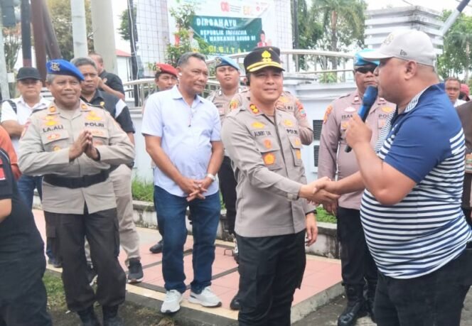 
Kapolres Bitung Tunjukkan Humanisme, Aksi Damai Kelompok Pencari Keadilan Berjalan Lancar
