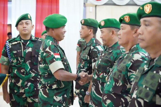
Pangdam Mayjen TNI Suhardi Pimpin Sertijab, Terima Tiga Jenderal Bintang Satu Sebagai Warga Baru Kodam XIII/Merdeka