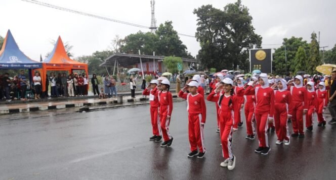 
Lomba Gerak Jalan Tingkat SD se-Kota Kotamobagu Semarakan HUT ke-80 RI