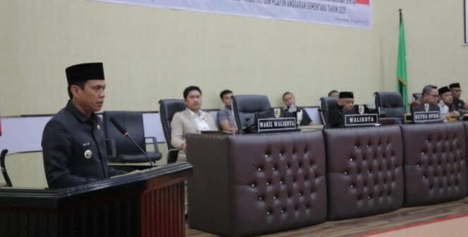 
Wali Kota Kotamobagu Sampaikan Rancangan Perubahan APBD 2025 ke DPRD