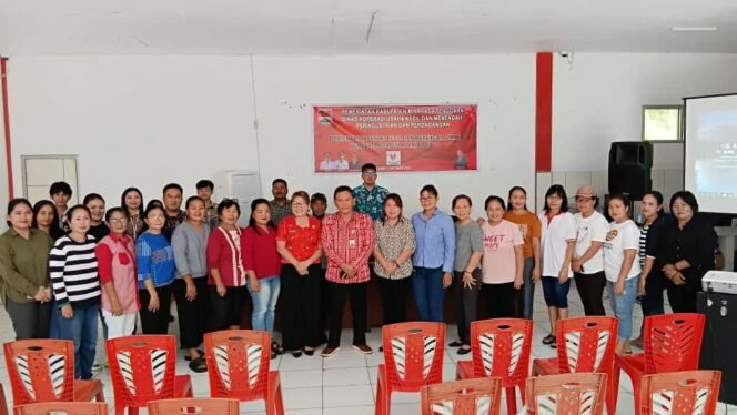 
Kadis Hersi Tuuk Buka Kegiatan Pembinaan Bagi IKM