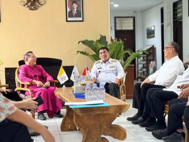 
Gubernur YSK Dukung Penuh Pelaksanaan Pesta Paduan Suaran Gereja Katolik 2025