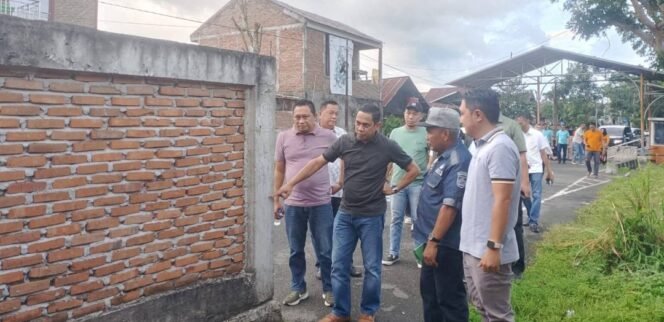 
Wali Kota Kotamobagu Tinjau Pagar RSUD Kotamobagu Halangi Akses Warga, Segera Carikan Solusi