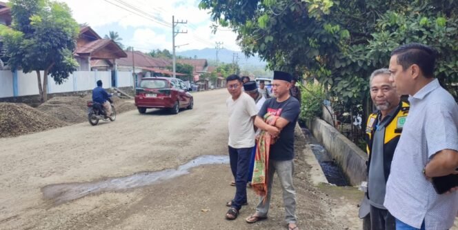 
Wali Kota Kotamobagu Tinjau Perbaikan Jalan di Tiga Lokasi
