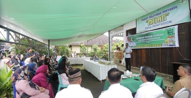 
Wali Kota Weny Gaib Tinjau Pasar Murah di Pontodon Pastikan Warga yang Ikut Benar-benar Butuh