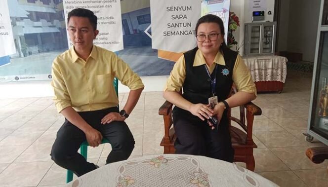 
Foto -Kepsek SMA Swasta Eben Haezar Manado Ketty Lengkong S.Sos.M.Pd