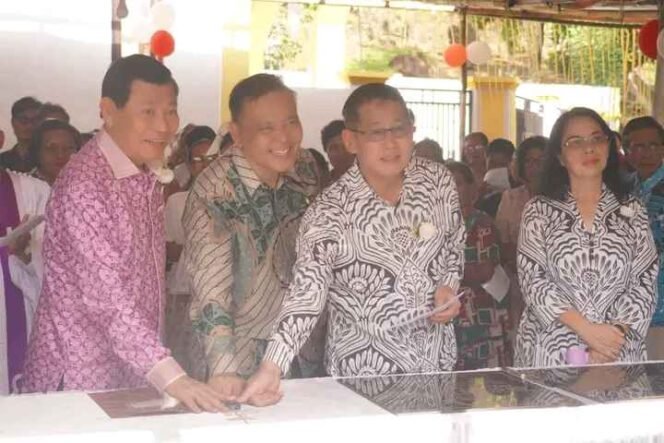 
Wali Kota Hengky Honandar  Resmikan Gedung Gereja Pastori dan Konsistori KGPM Sidang Exodus