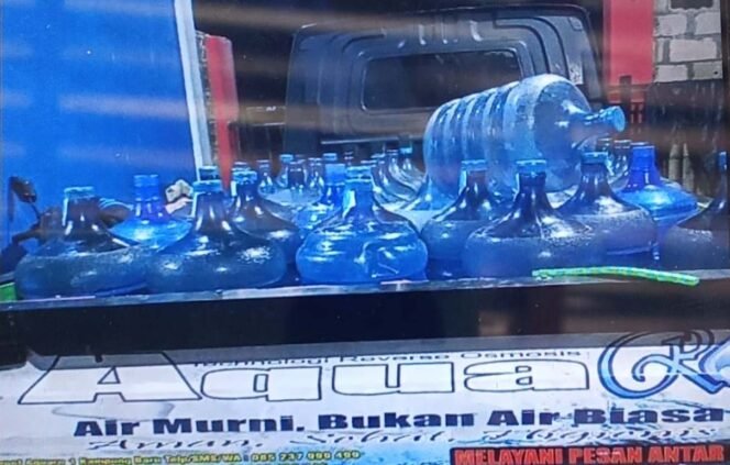 
Sofi Eka Perdana Pengantar Air Galon Keliling Rote Ndao, Diduga Menipu dan Gelapkan Galon Pelanggan