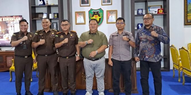 
Kunjungan Dan Silaturahmi Kejari Bengkulu Selatan Di Ruang Kerja Bupati Bengkulu Selatan