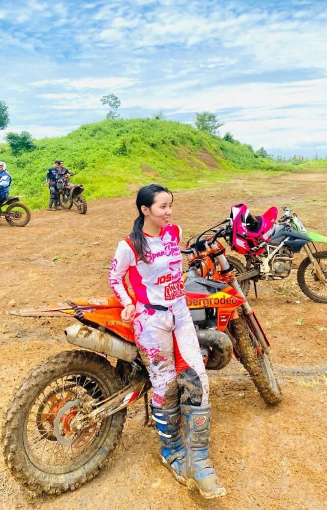 
Charin Wagiu Gadis Jawara Tanjakan Ratatotok Trail Adventure Hard Endure 2025