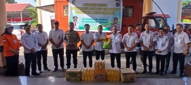 
Wali Kota Weny Gaib dan Wawali Rendi Mangkat Serahkan Bantuan untuk Korban Terdampak Banjir di Bolmong