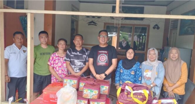 
Pemkot Kotamobagu Serahkan Bantuan Korban Kebakaran di Kelurahan Kotobangon