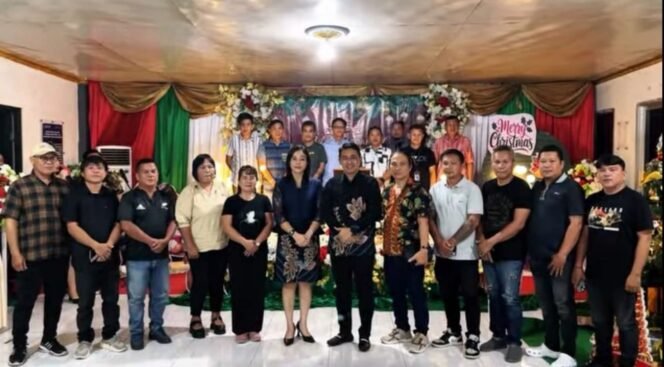 
Kejaksaan Negeri Minahasa Selatan Gelar Ibadah Perayaan Natal Tahun 2025