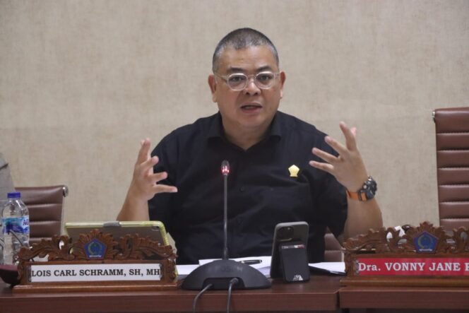 
Foto - Louis Schramm SH MH Wakil Ketua Komisi IV Bidang Kesra DPRD Sulut