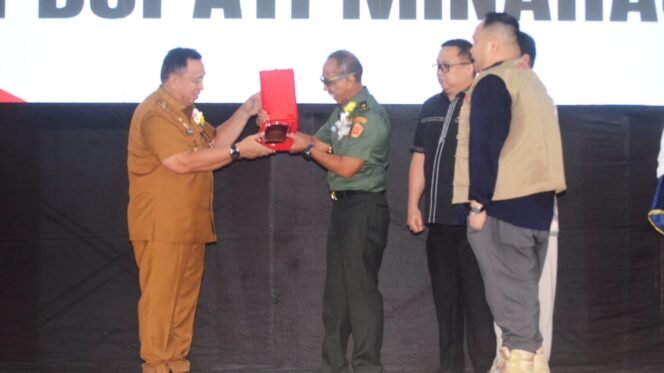 
Berhasil Melindungi Serta Majukan Masyarat Minahasa Bupati Robby Dondokambey Terima Penghargaan Rakshaka Puraskara