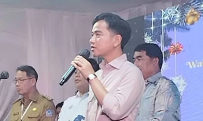 
Foto - Wapres Gibran Rakabumi Raka Saat Hadir di Ibadah Natal di Kota Bitung Senin (22/12) malam didampingi Gubernur Sulut Yulius Silvanus SE