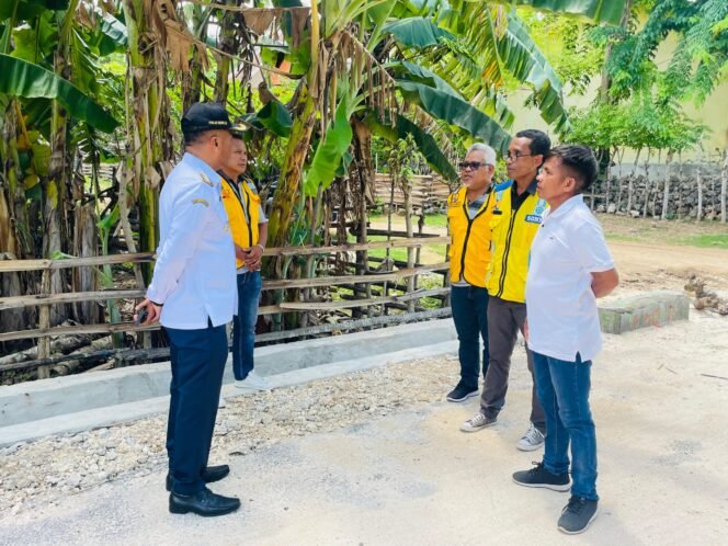 
Bupati Rote Ndao Laksanakan Monitoring dan Evaluasi Pekerjaan Fisik Jalan di Dua Kecamatan Barat Laut dan Lobalain 