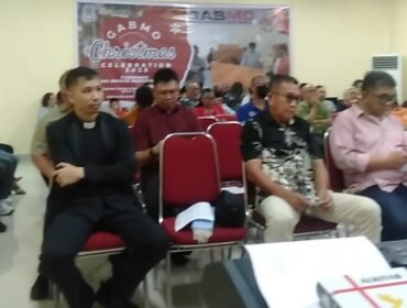 Suasana ibadah menyambut Natal Gabungan Bridge Manado.(1st)