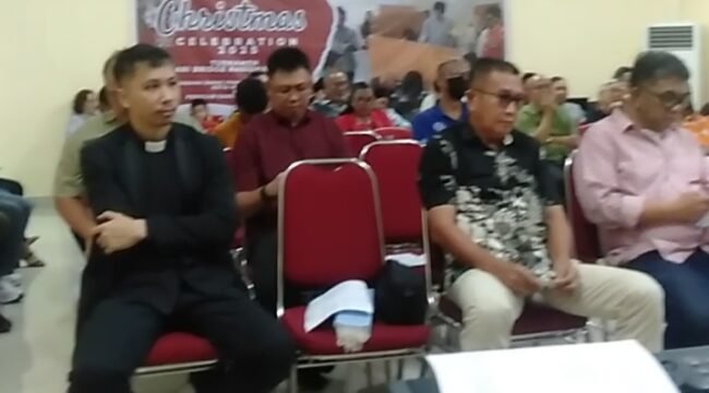 Suasana ibadah menyambut Natal Gabungan Bridge Manado.(1st)