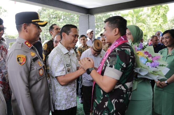 
Lepas Sambut Dandim 1303, Weny Gaib: Selamat Bertugas di Tempat Baru Letkol Inf Fahmil Harris