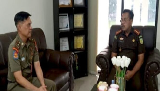 
Ribuan Botol Minol Ilegal di Kotamobagu Rampasan Negara Segera Dimusnahkan