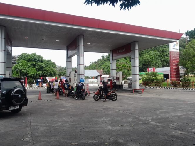 
SPBU Amurang Layani Konsumen yang kantogi Surat Rekomendasi dari instansi terkait 