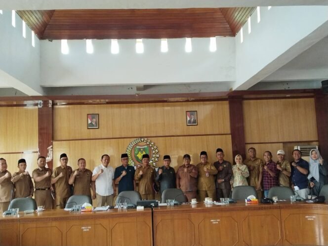 
DPRD Terima Aspirasi APDESI Merah Putih Mengenai Kebijakan ADD dan DD 2026