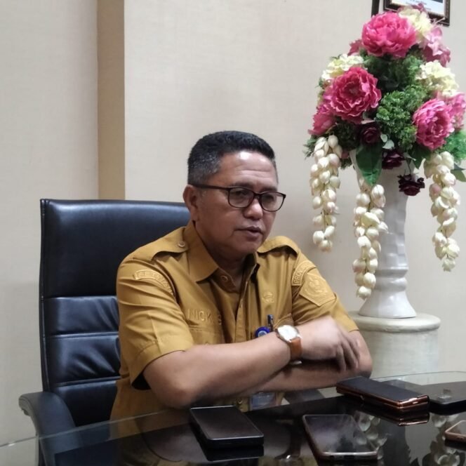 
Sekertariat DPRD Sulut Bantu Warga Korban Bencana Sitaro
