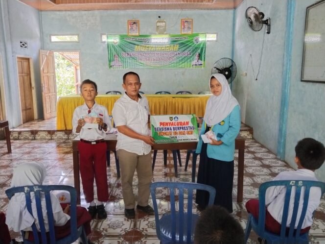 
Pemerintah Desa Beringin Datar Kecamatan Pino Peduli Pendidikan Ini Yang Dilakukan