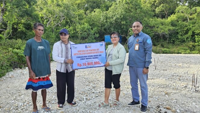 
Bantuan CSR Pemprov NTT Dorong Pembangunan Gedung Ibadah di Rote Ndao