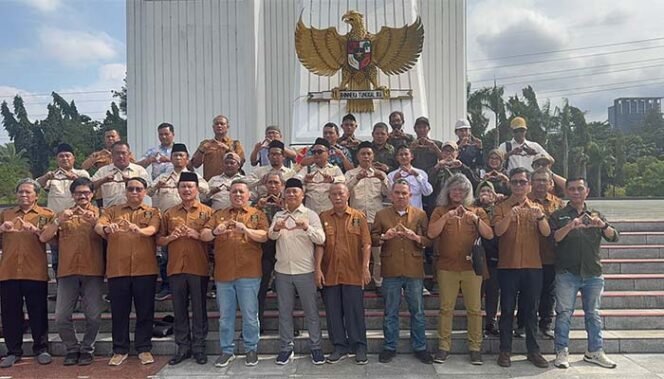 
Di Makam BM Diah dan Rosihan Anwar, AMKI Merawat Ingatan Pers Yang Berjuang