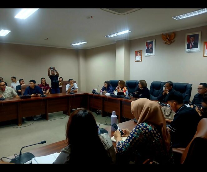 
DPRD Sulut Rekomendasikan BBNKB Mobil dan Motor Baru Maksimal 25 Persen